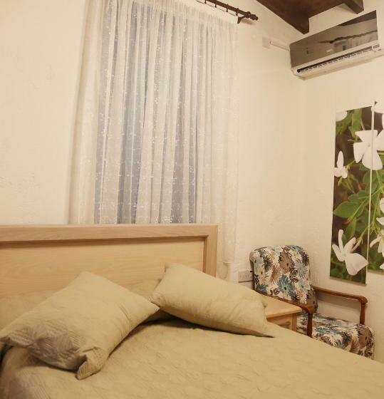 חדר דלוקס, Cypriot Swallow Boutique