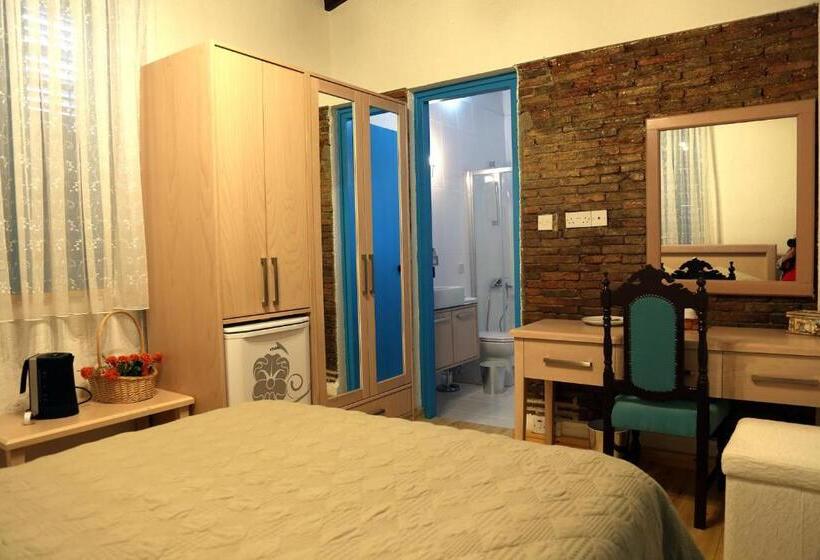 غرفة ديلوكس, Cypriot Swallow Boutique