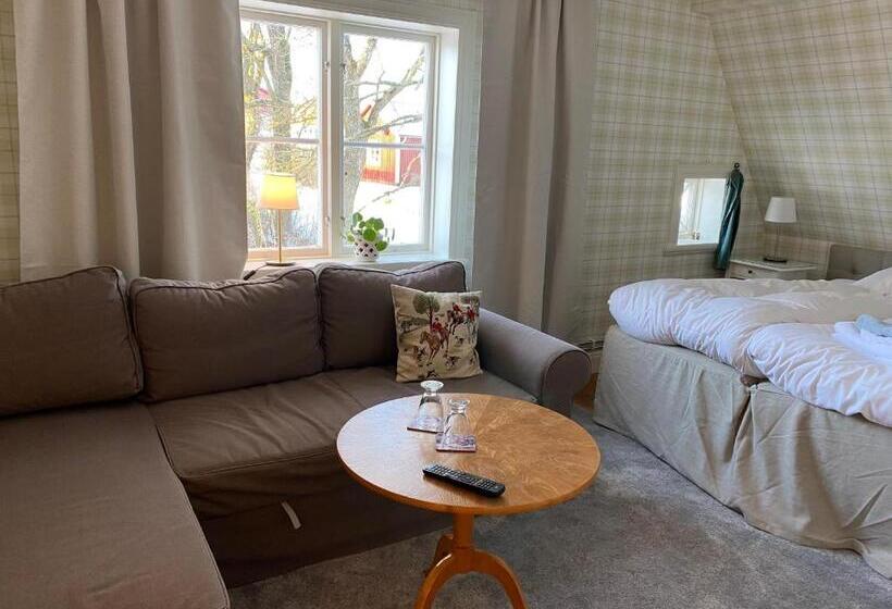 Четырехместный Номер Стандарт, Bjälbo Gästhus B&b