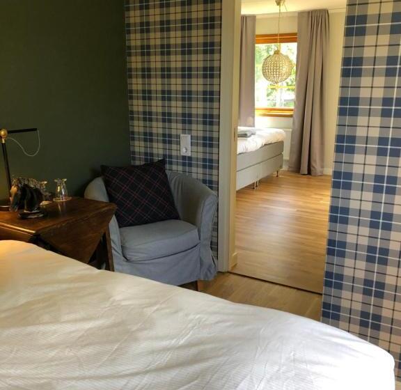 غرفة عائلية مطلّة علي الحديقة, Bjälbo Gästhus B&b