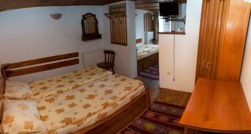 Семейный Номер, Agro Pensiunea Plaiul Castanilor