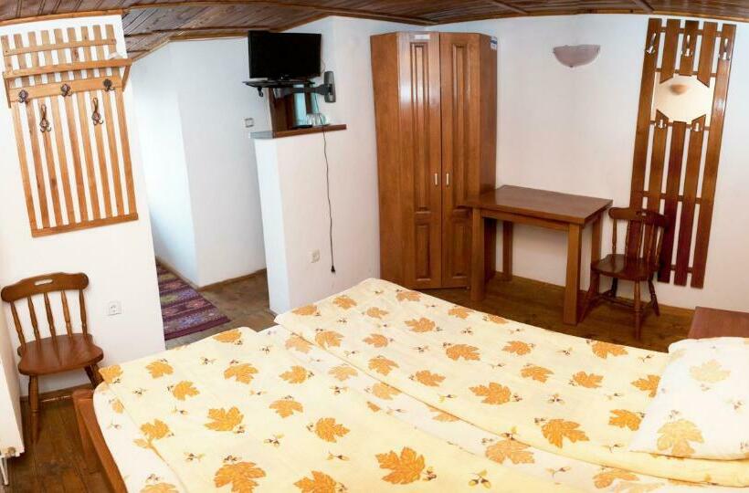 Семейный Номер, Agro Pensiunea Plaiul Castanilor