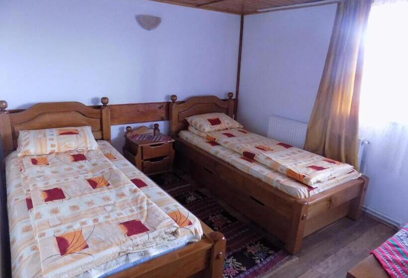 Номер Superior, Agro Pensiunea Plaiul Castanilor