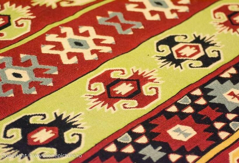 スタンダードトリプルルーム, Hanul Haiducilor