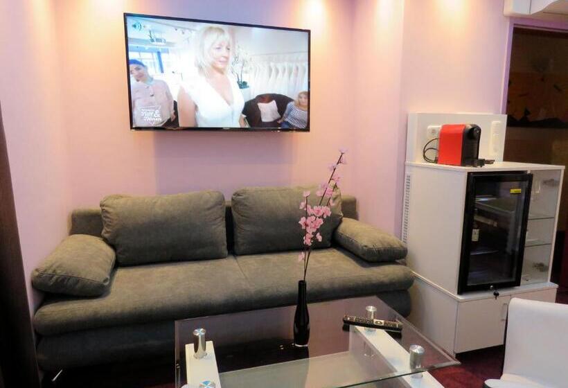 جناح, Residenz Hössinger