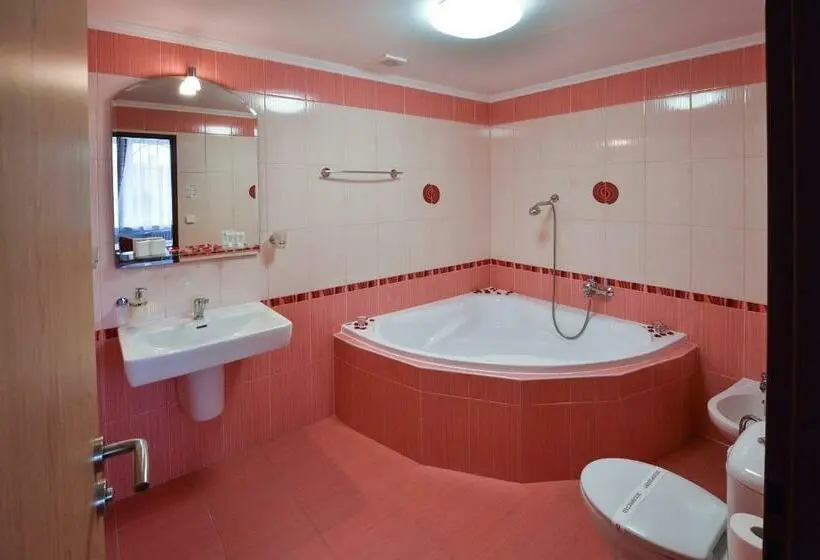 Suite Junior, Ryšavý