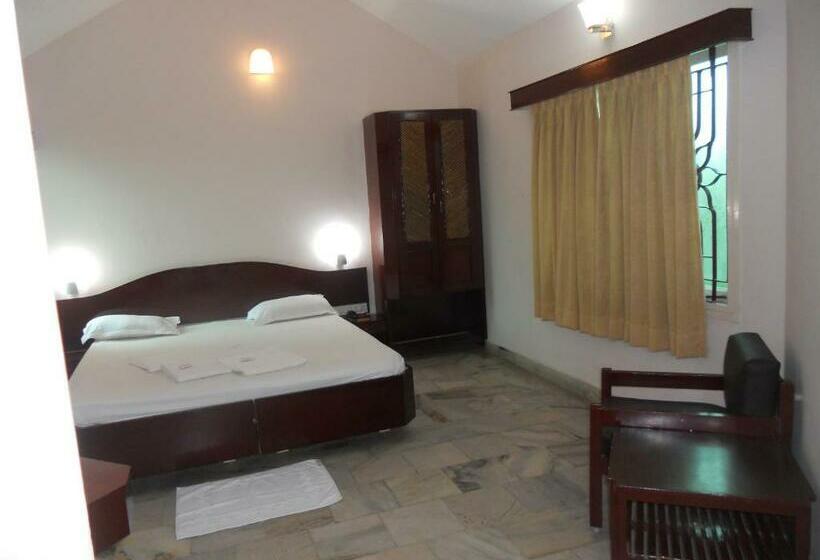 Номер Deluxe, Sadhabishegam