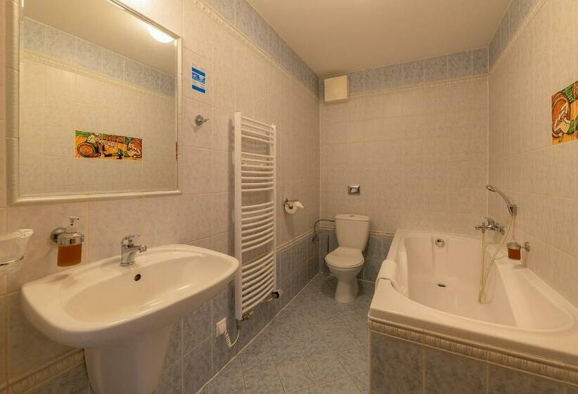 חדר סטנדרט לארבעה, U Sládka