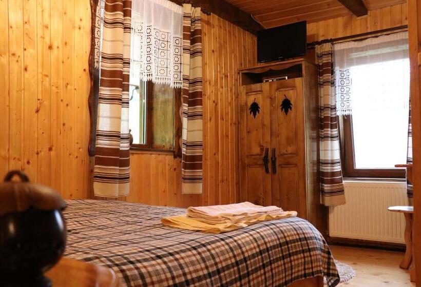 غرفة قياسية, Casa Bunicii