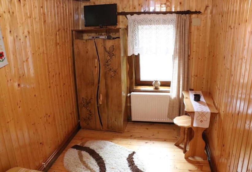 غرفة قياسية, Casa Bunicii