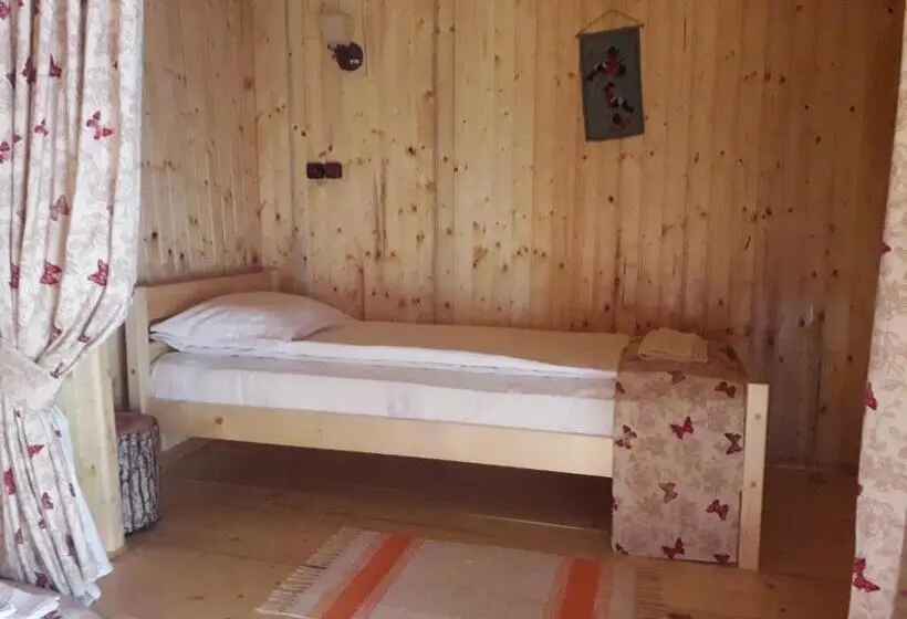 Standard Kolmen Hengen Huone, Casa Bunicii
