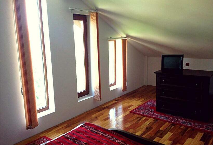 اتاق اکونومی با حمام مشترک, Casa Renti