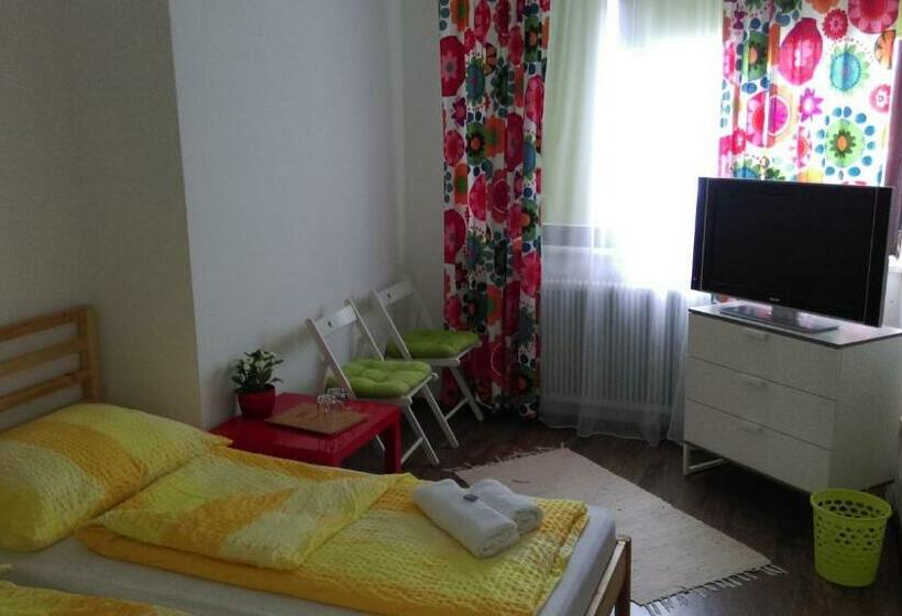 Ekonomik Oda, Gasthof Papillon