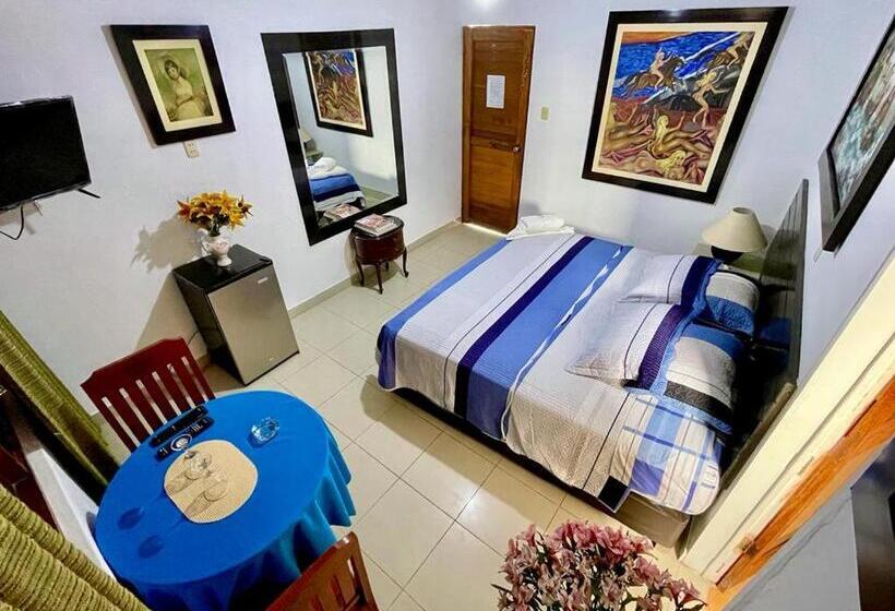 Полулюкс, Hostal Ocean Pacifico