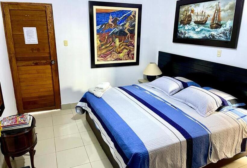 سوییت جونیور, Hostal Ocean Pacifico