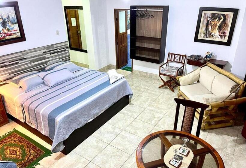 Полулюкс, Hostal Ocean Pacifico