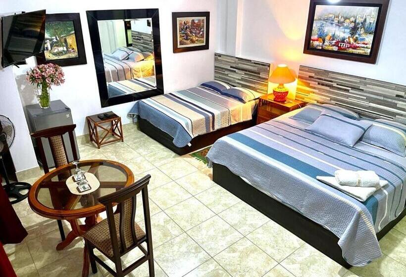 سوییت خانوادگی, Hostal Ocean Pacifico