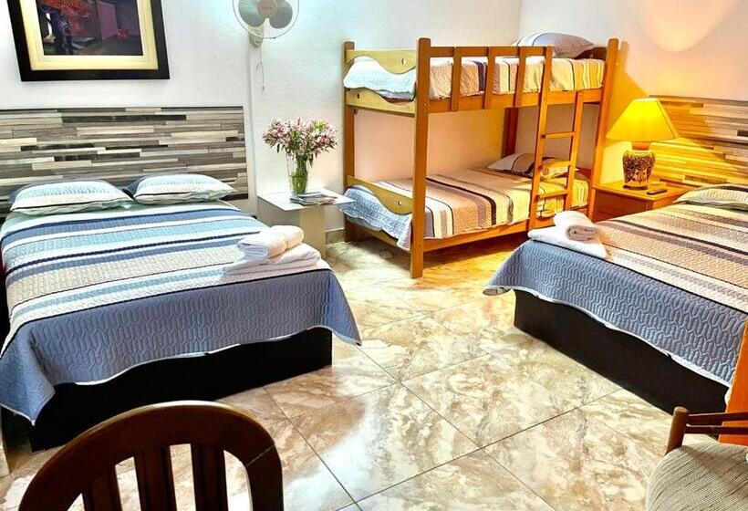 اتاق خانوادگی, Hostal Ocean Pacifico