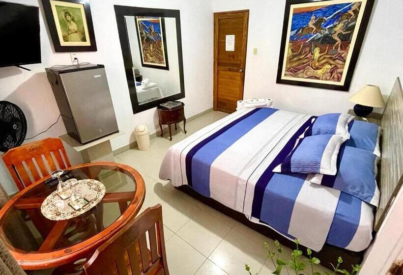 Полулюкс, Hostal Ocean Pacifico
