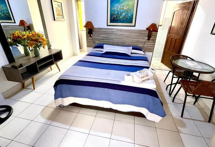 سوییت جونیور, Hostal Ocean Pacifico