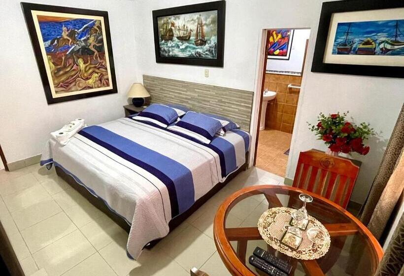 سوییت جونیور, Hostal Ocean Pacifico