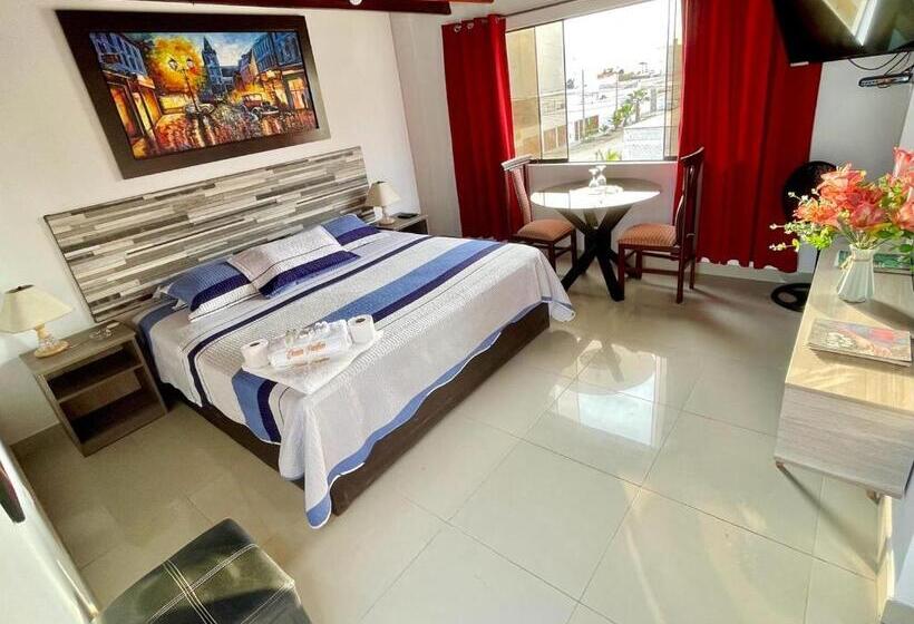 سوییت سوپریور, Hostal Ocean Pacifico