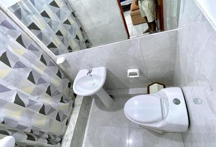 سوییت خانوادگی, Hostal Ocean Pacifico