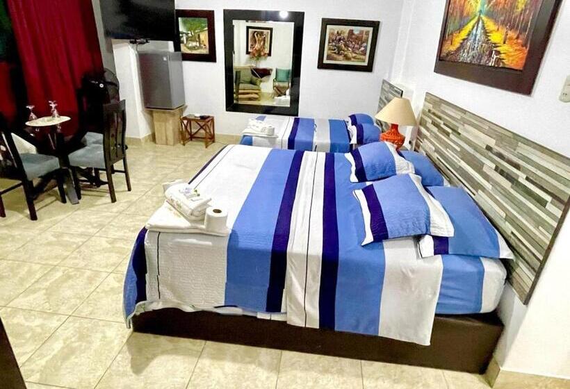 سوییت خانوادگی, Hostal Ocean Pacifico