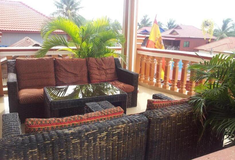 Семейный Номер, Javier Guesthouse