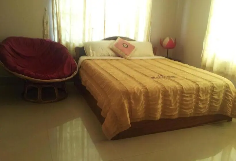 エコノミールーム, Javier Guesthouse