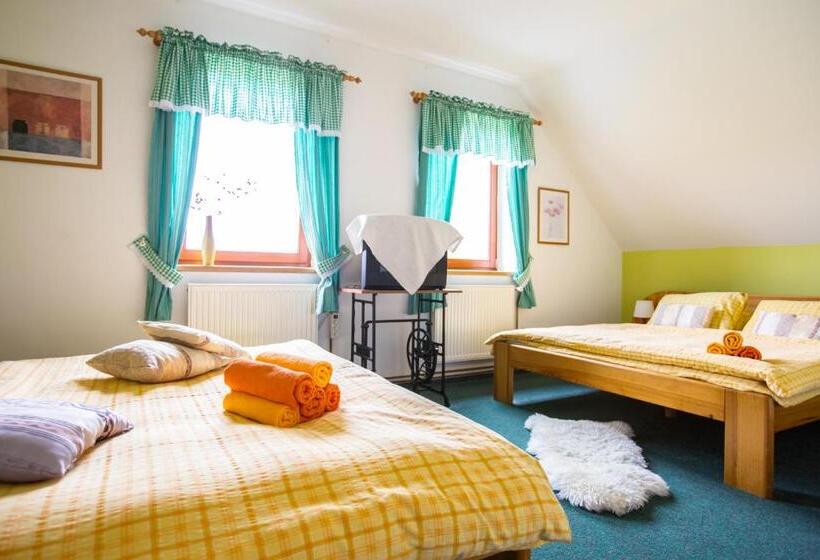 スタンダード4人部屋, Penzion U Lípy