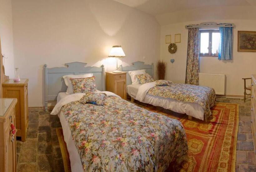 Номер Стандарт Вид на Сад, Penzion V Polích