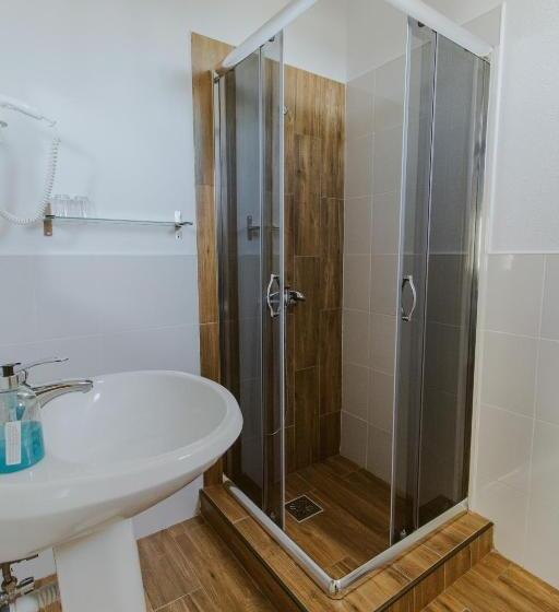 标准间, Pension Tofalvi