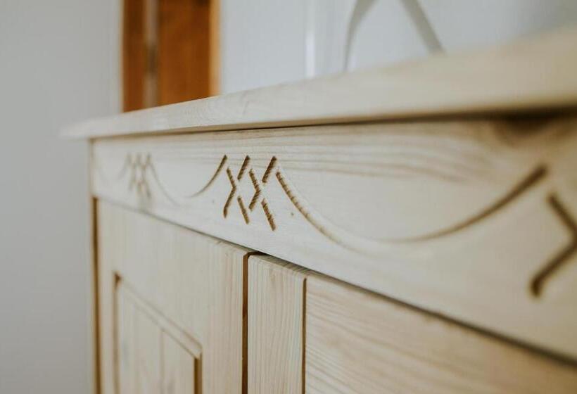 标准间, Pension Tofalvi