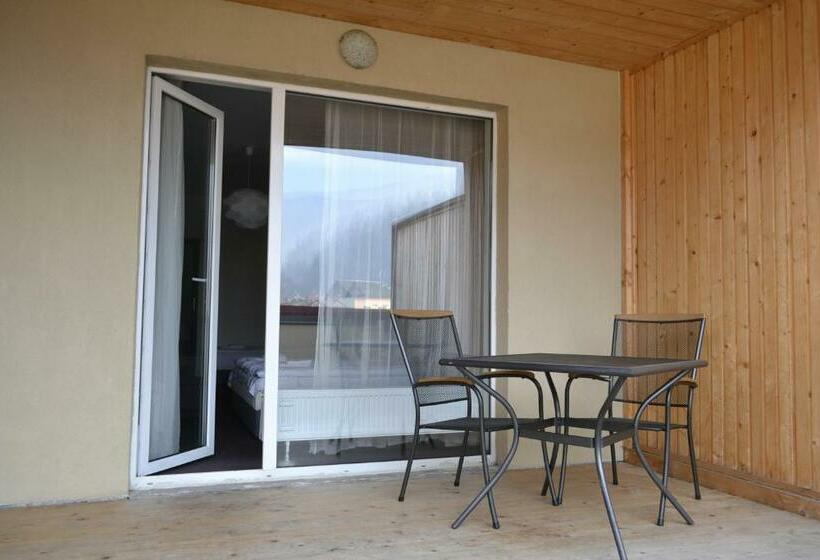 غرفة قياسية ثلاثية, Rakhiv Hotel & Apartments