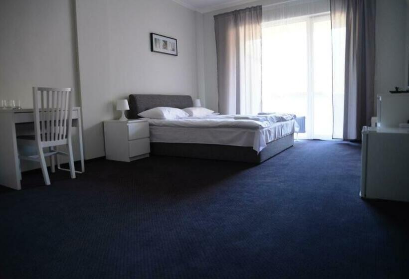 غرفة قياسية ثلاثية, Rakhiv Hotel & Apartments