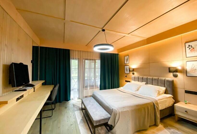 سوییت جونیور, Chudodiyevo Park