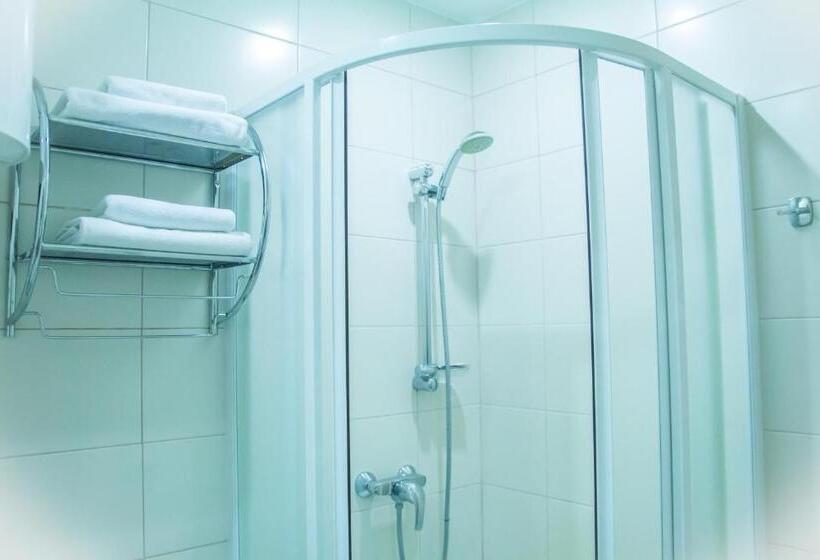 سوییت جونیور, Chudodiyevo Park