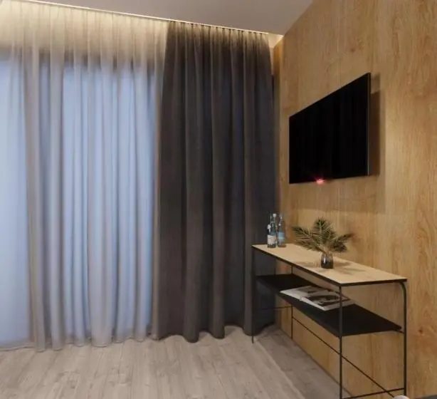 Standard Triple Room with Terrace, Chudodiyevo Park
