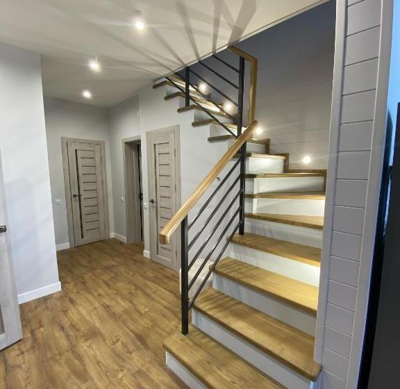 کلبه ییلاقی, Chudodiyevo Park