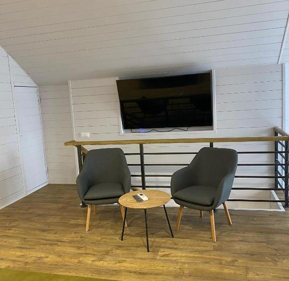 کلبه ییلاقی, Chudodiyevo Park