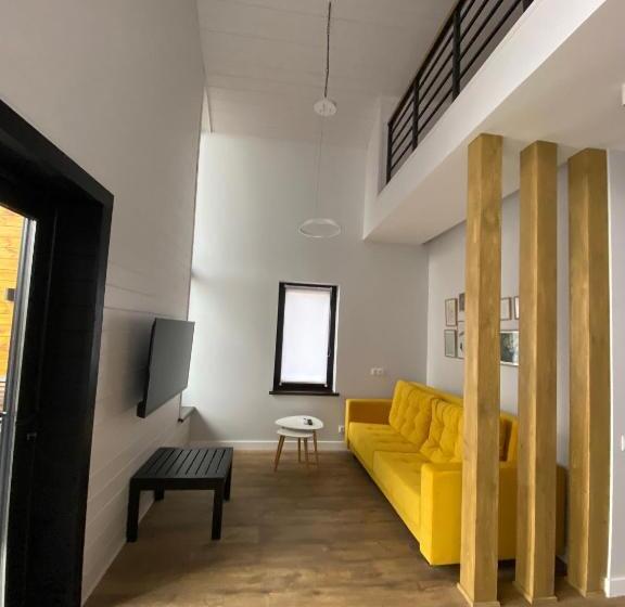 کلبه ییلاقی, Chudodiyevo Park