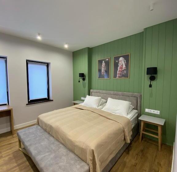 کلبه ییلاقی, Chudodiyevo Park