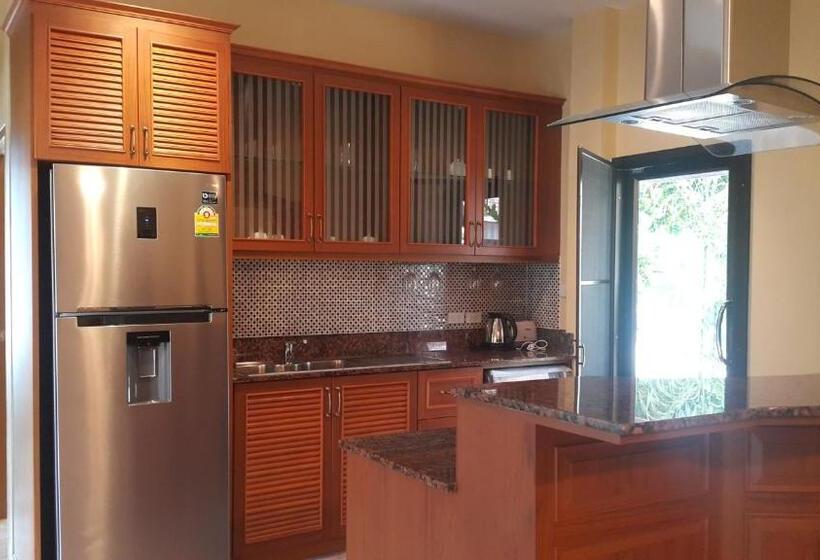 וילה עם 4 חדרי שינה, Vip Chain Resort Pool Villa