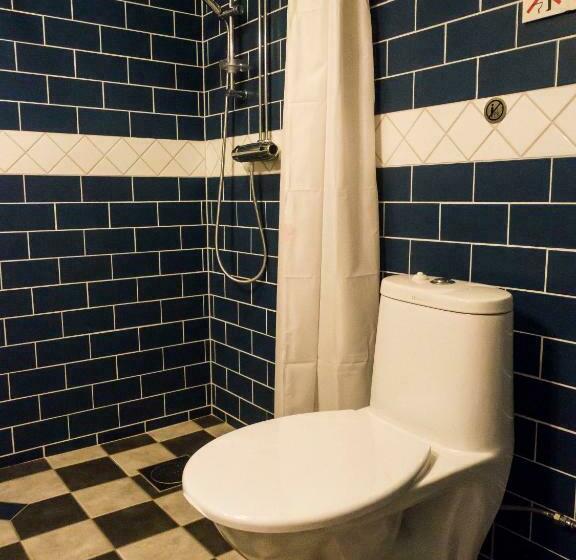 غرفة قياسية حمام مشترك, Allsta Gård Kretsloppshuset B&b