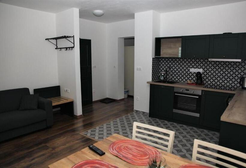 Апартаменты 1 Спальня, Aparthotel Mádr