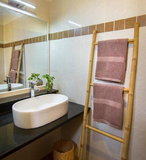 חדר משפחתי נוף לגינה, Le Kroma Villa