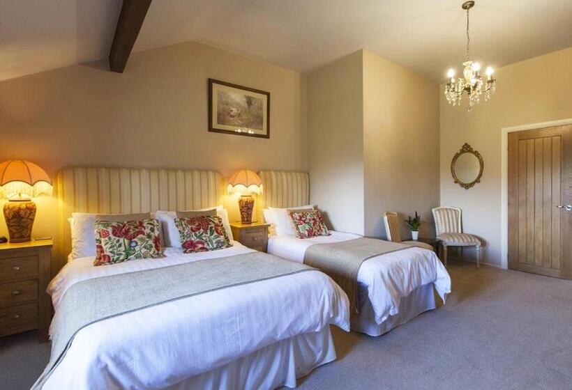 スタンダードトリプルルーム, Throstle Nest Farm