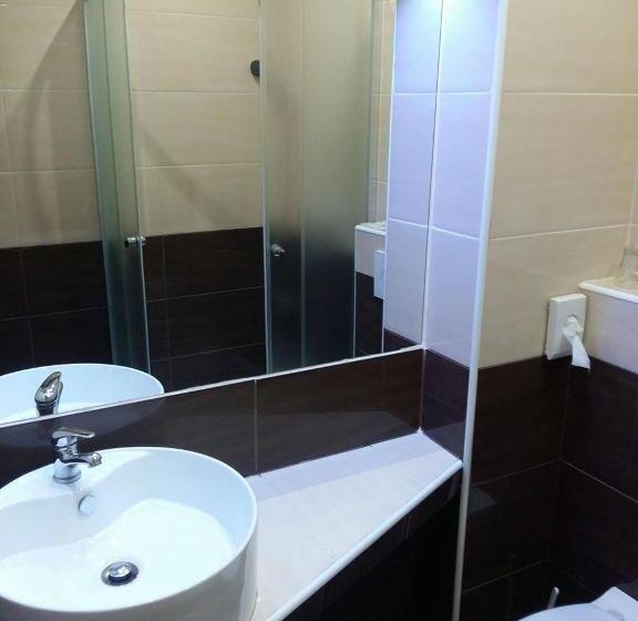 חדר סטנדרט, Centrál šaľa