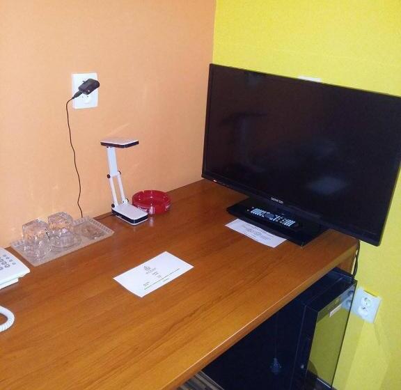 חדר סטנדרט, Centrál šaľa